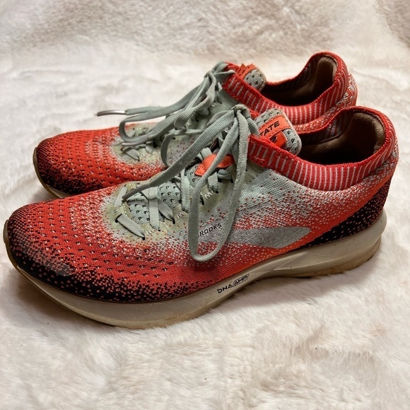Brooks levitate 2 womens sneakers size 9 - Picture 1 of 10